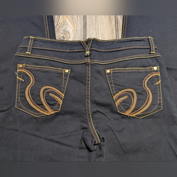 South Pole size 9 black denim with gold stitching in excellent condition, hemmed - Picture 8 of 13